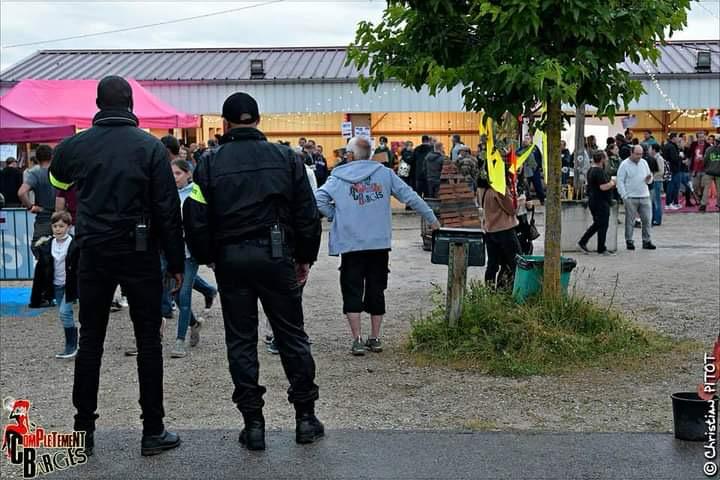 Agents de sécurité au festival. Vigilance Bourgogne.